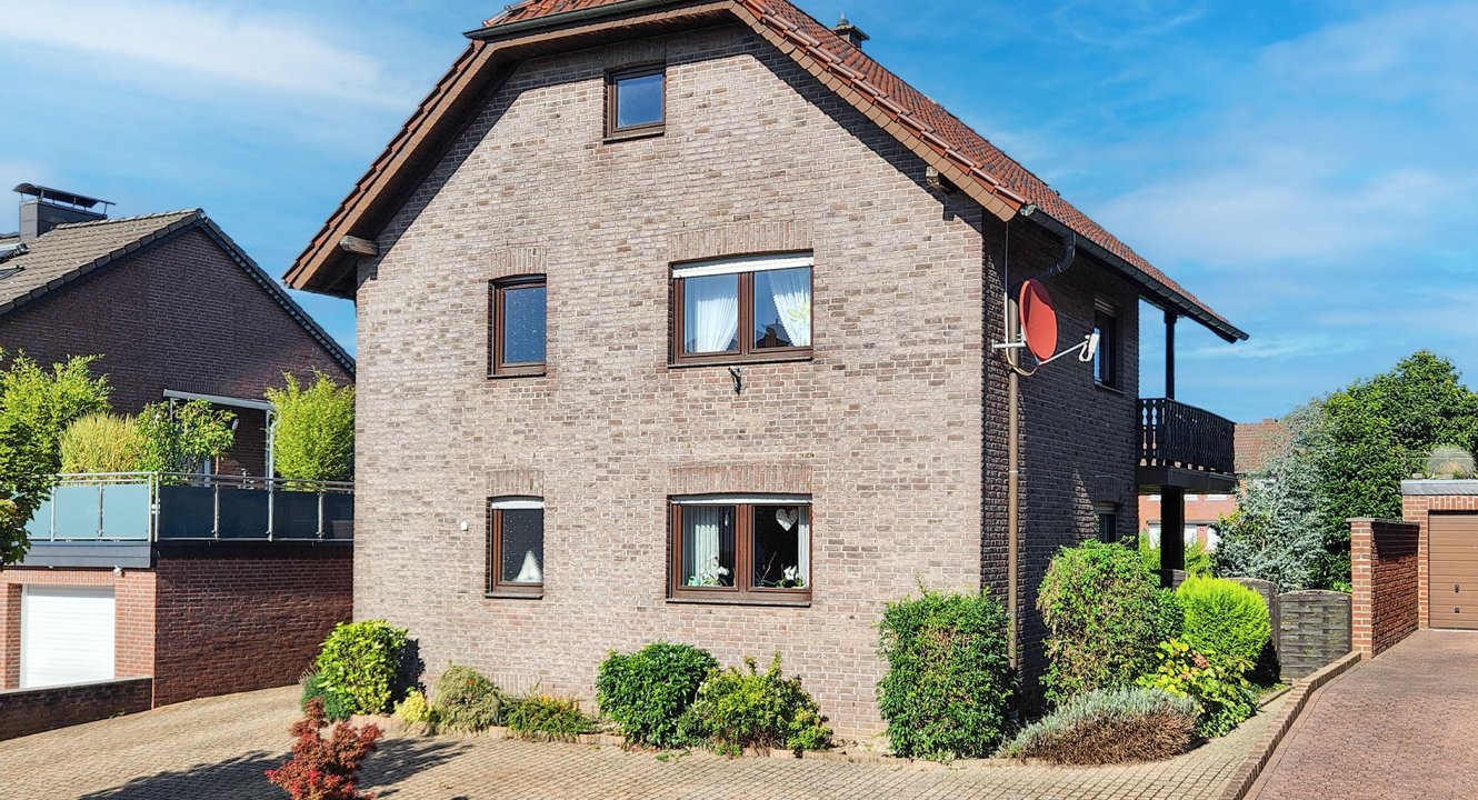 freistehendes Einfamilienhaus in Baesweiler zu verkaufen über Immobilienmakler Koch Immobilien