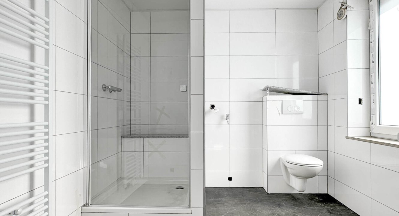 Badezimmer Haus in Linden-Neusen bei Würselen zu vermieten über Immobilienmakler Koch Immobilien